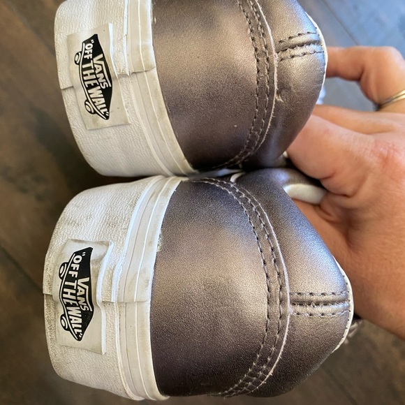 Vans leather old-school zip shoes! 👟 - Picture 5 of 8